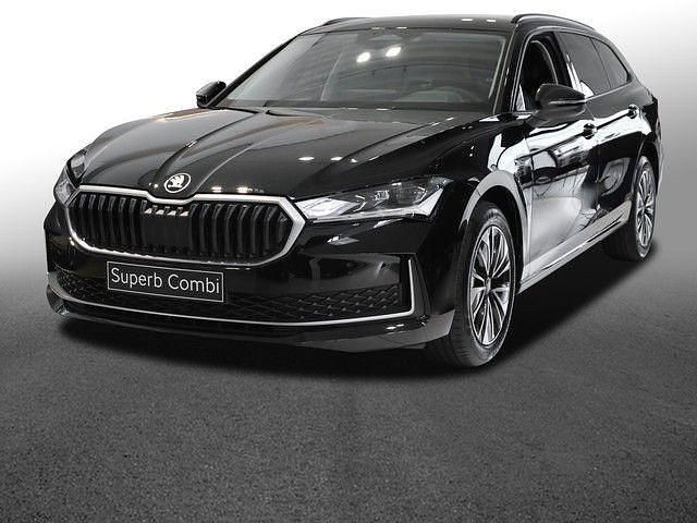 Schwarz (ebony schwarz metallic) Neu 2025 Skoda Superb Selection Kombi | 46.726 € (Fairer Preis) - Bild 1/4