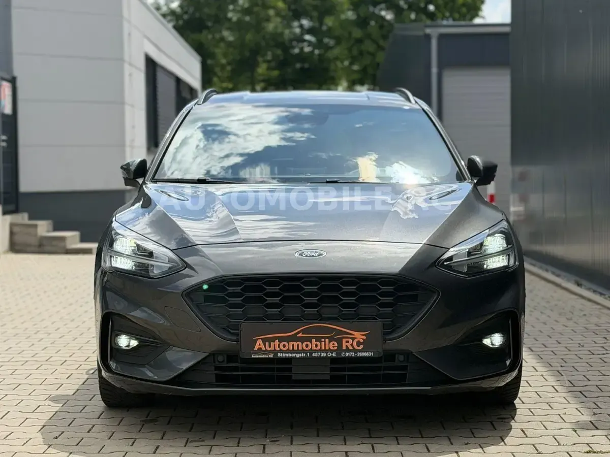 Gebraucht Ford Focus ST-Line 182 PS (133 kW) 2019 Grau Kombi