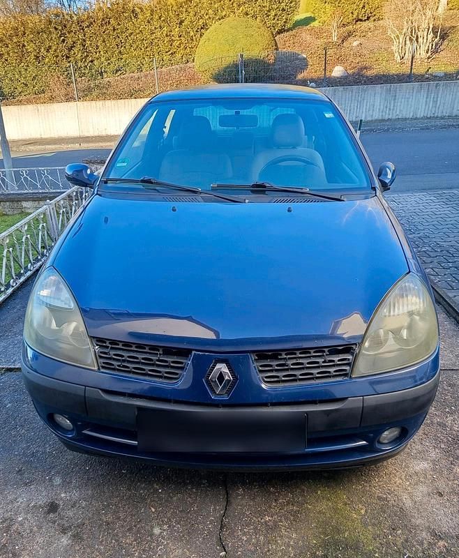 Gebraucht Renault Clio II 98 PS (72 kW) 2001 Blau Kleinwagen