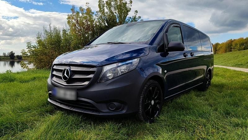 Blau Gebraucht 2019 Mercedes Vito Van / Kleinbus | 26.000 € - Bild 1/4