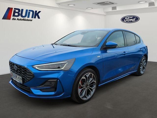 Dynamicblau Gebraucht 2023 Ford Focus ST-Line X Limousine | 26.900 € (Teuer) - Bild 1/4