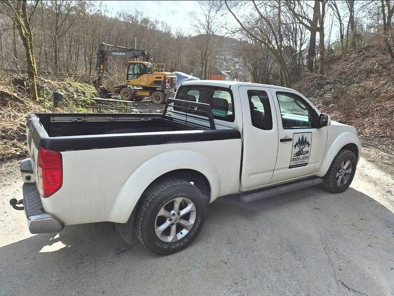 Gebraucht Nissan Navara 190 PS (139 kW) 2011 Weiß Abholung