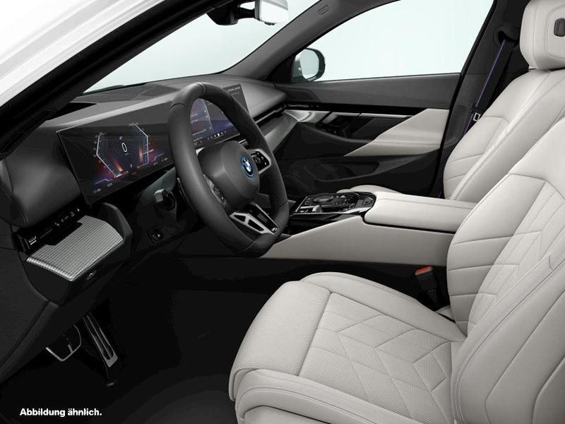 Gebraucht BMW i5 Comfort Edition 250 kW (340 PS) 2025 Alpinweiss Limousine