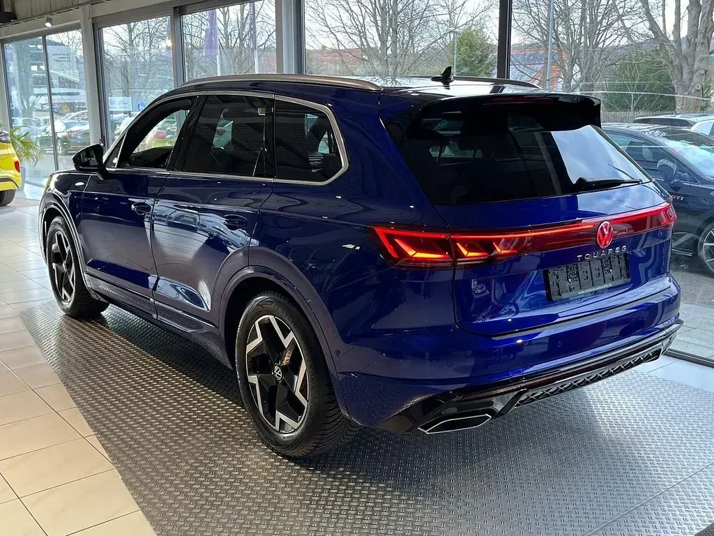 Gebraucht VW Touareg R-line 231 PS (169 kW) 2025 Blau SUV