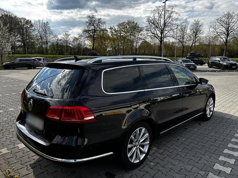 Second-hand VW Passat 140 CP (102 kW) 2012 Negru Break