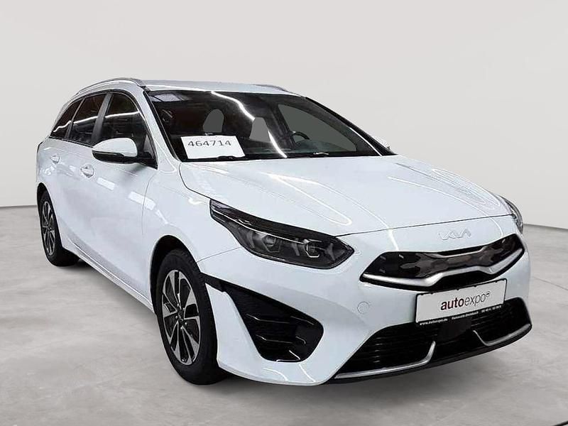 Carraraweiß Gebraucht 2022 Kia Ceed Sportswagon Vision Kombi | 14.690 € (Superpreis) - Bild 1/4