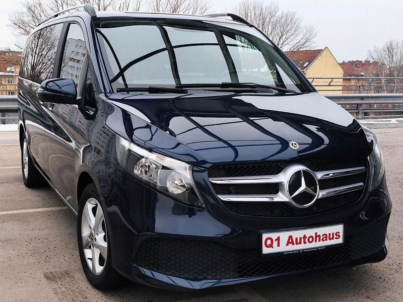 Gebraucht Mercedes V220 163 PS (119 kW) 2020 Blau Van / Kleinbus