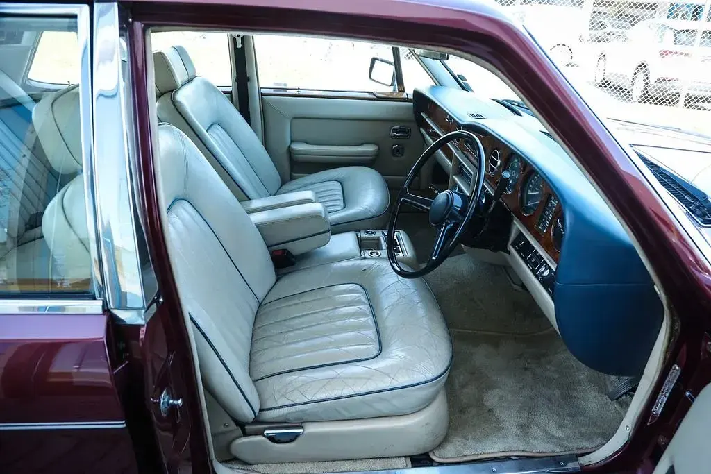 Gebraucht Rolls Royce Silver Spirit 203 PS (149 kW) 1984 Rot Limousine