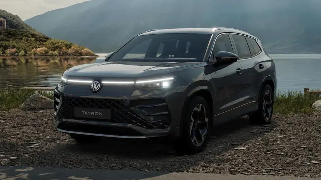 Neu VW Tayron R-line 150 PS (110 kW) 2026 Uranograu SUV