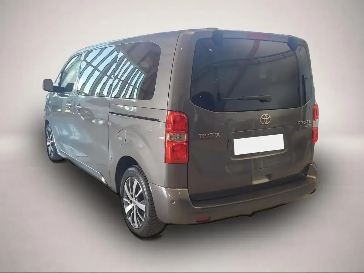 Gebraucht Toyota Proace Executive 177 PS (130 kW) 2022 Manufacturer Van / Kleinbus