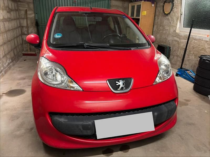 Gebraucht Peugeot 107 68 PS (50 kW) 2005 Rot Kleinwagen
