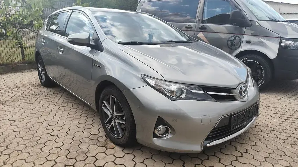 Gebraucht Toyota Auris Hybrid Edition 132 PS (97 kW) 2014 Grau Limousine