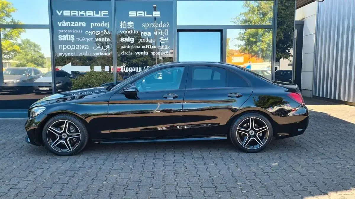 Gebraucht Mercedes C200 AMG line 160 PS (117 kW) 2020 Schwarz  unilack Limousine
