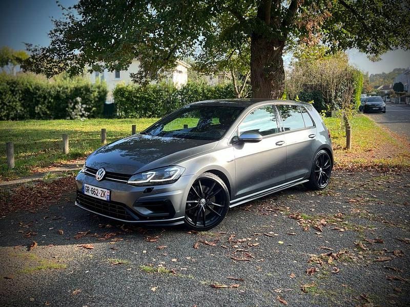 Grau Gebraucht 2019 VW Golf VII R Limousine | 21.990 € (Fairer Preis) - Bild 1/2