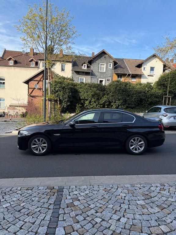 Gebraucht BMW 520 190 PS (139 kW) 2016 Schwarz Limousine