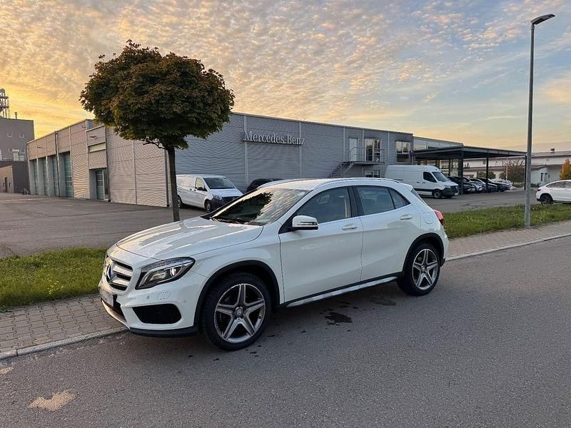 Gebraucht Mercedes GLA250 AMG 211 PS (155 kW) 2015 Weiß SUV