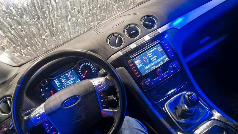 Gebraucht Ford S-MAX S 140 PS (102 kW) 2010 Schwarz Van / Kleinbus