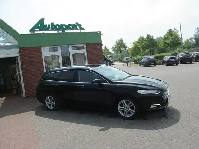 Gebraucht Ford Mondeo Titanium 150 PS (110 kW) 2018 Schwarz Limousine