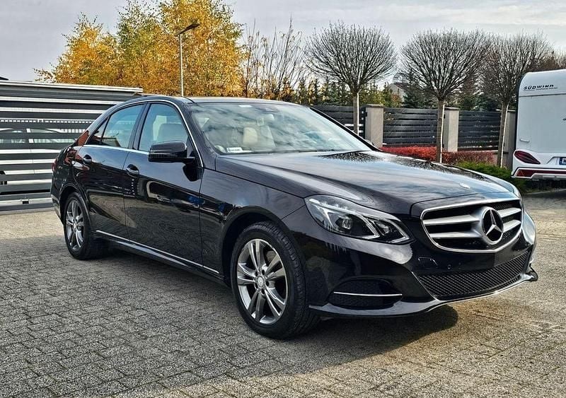 Gebraucht Mercedes E350 Avantgarde 258 PS (189 kW) 2013 Schwarz Limousine