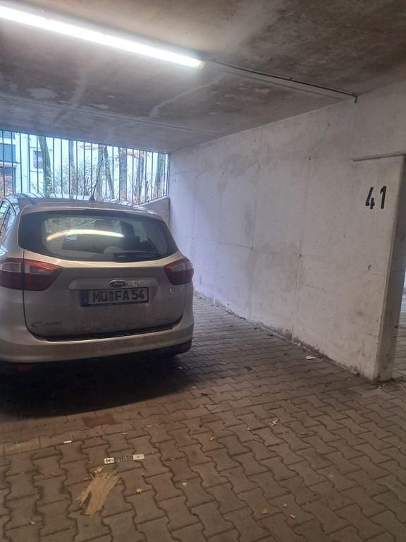 Grau Gebraucht 2011 Ford C-MAX Van / Kleinbus | 6.900 € (Etwas zu teuer) - Bild 1/3