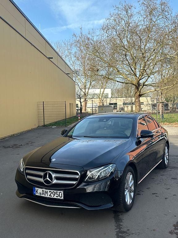 Gebraucht Mercedes 220 194 PS (142 kW) 2016 Schwarz Limousine