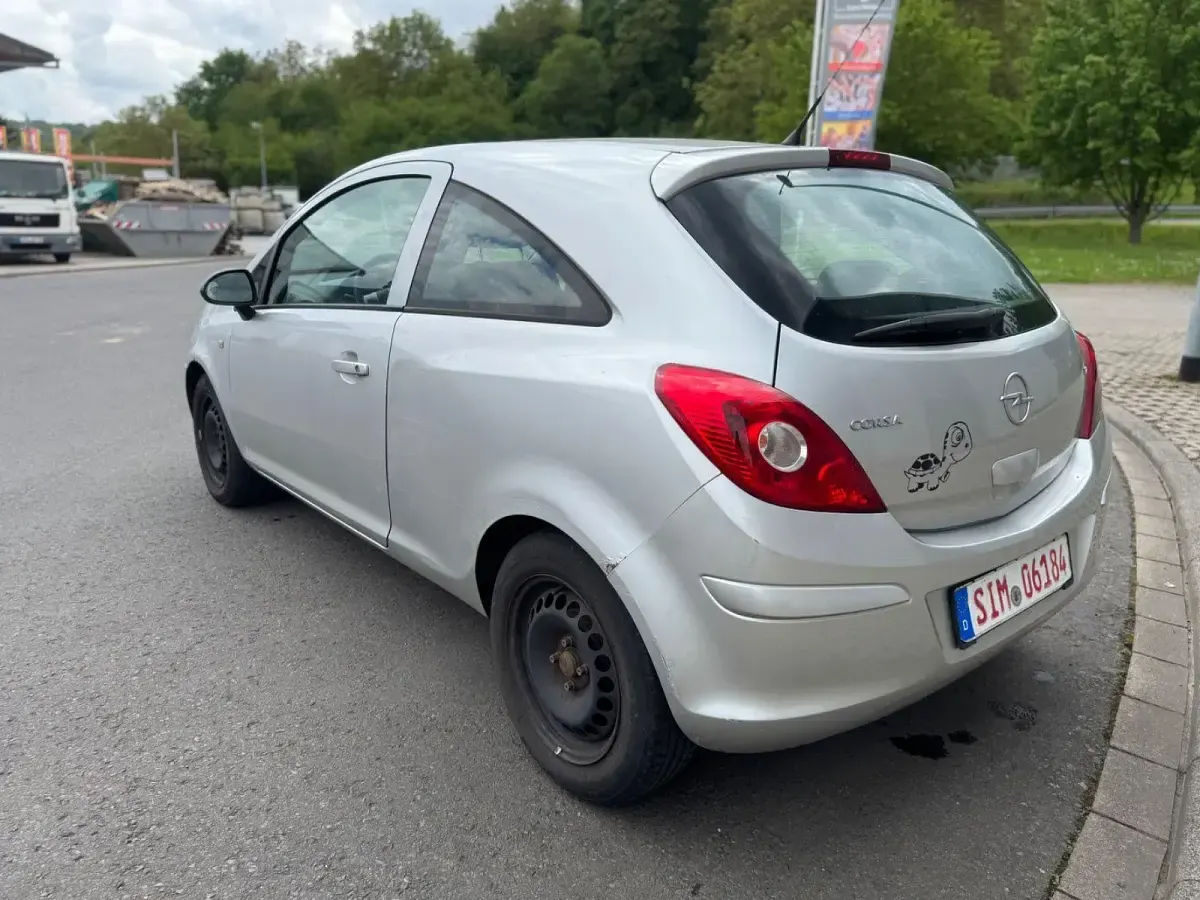 Gebraucht Opel Corsa Edition 80 PS (58 kW) 2008 Silber Kleinwagen