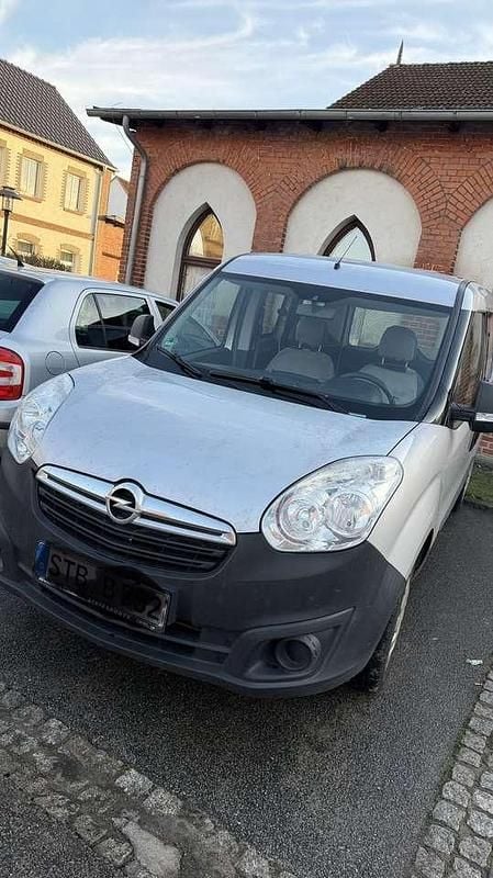 Silber Gebraucht 2018 Opel Combo Selection Kombi | 7.900 € (Guter Preis) - Bild 1/4