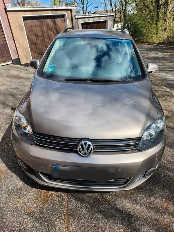 Braun Gebraucht 2013 VW Golf Plus Life Van / Kleinbus | 8.999 € (Etwas zu teuer) - Bild 1/4