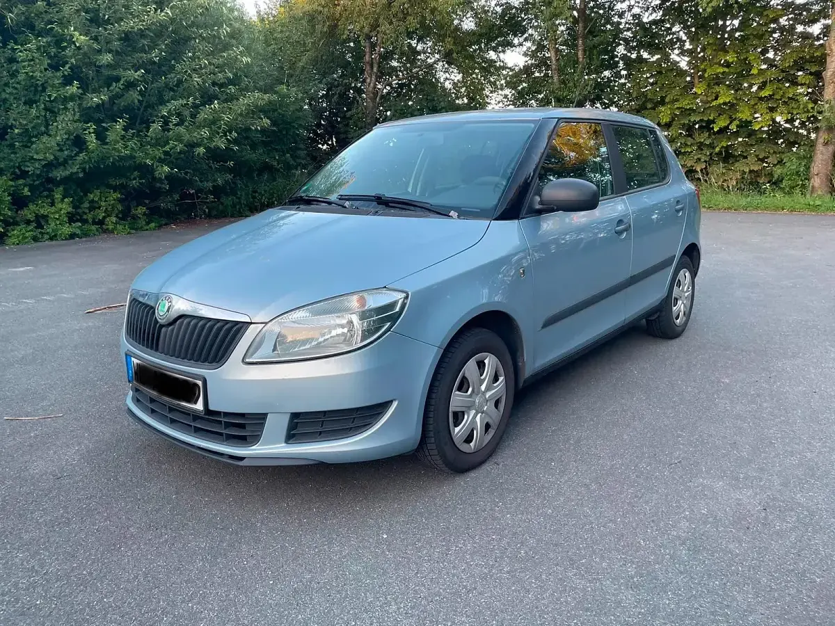 Gebraucht Skoda Fabia Comfort 60 PS (44 kW) 2010 Silber Kleinwagen