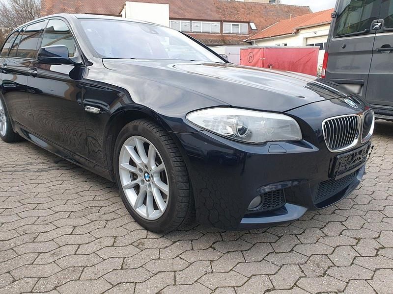 Gebraucht BMW 535 M Sport 313 PS (230 kW) 2012 Blau Kombi