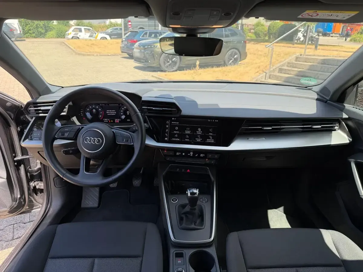 Gebraucht Audi A3 Design 150 PS (110 kW) 2022 Grau Limousine