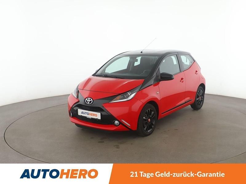 Rot Gebraucht 2017 Toyota Aygo X-cite Kleinwagen | 7.790 € (Fairer Preis) - Bild 1/3