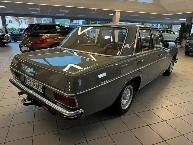 Gebraucht Mercedes W115 1971 Grau Limousine