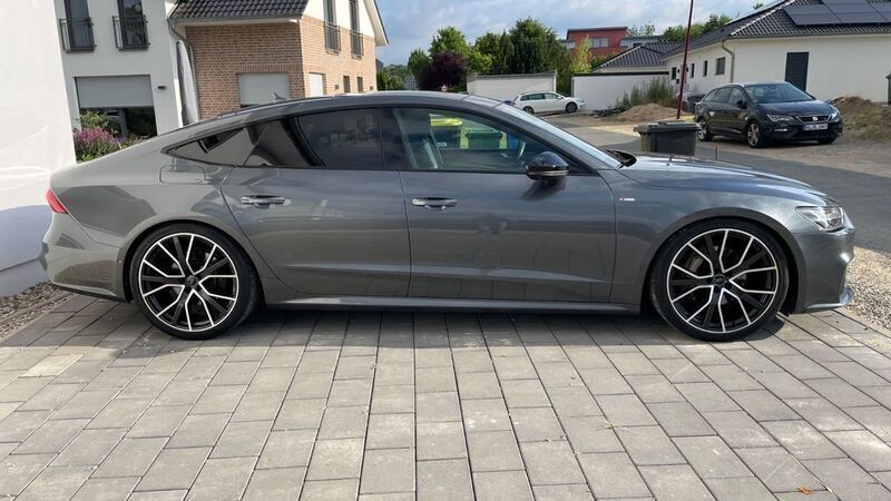 Grau Gebraucht 2018 Audi A7 Sport Kleinwagen | 48.900 € (Teuer) - Bild 1/4