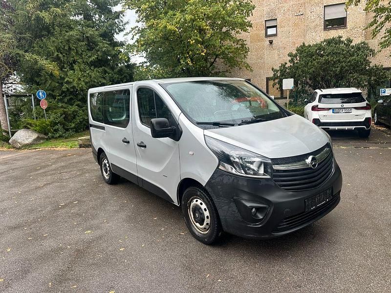 Silber Gebraucht 2015 Opel Vivaro Van | 7.700 € (Superpreis) - Bild 1/4