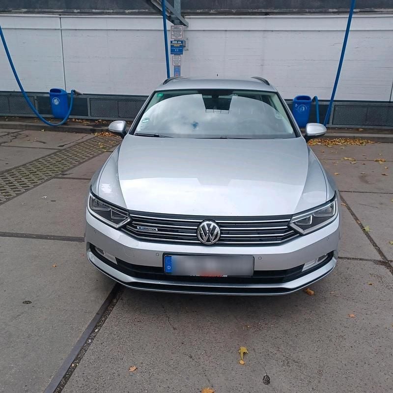 Silber Gebraucht 2017 VW Passat Kombi | 10.499 € (Superpreis) - Bild 1/4