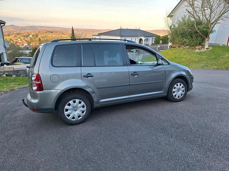 Gebraucht VW Touran 105 PS (77 kW) 2008 Silber Van / Kleinbus