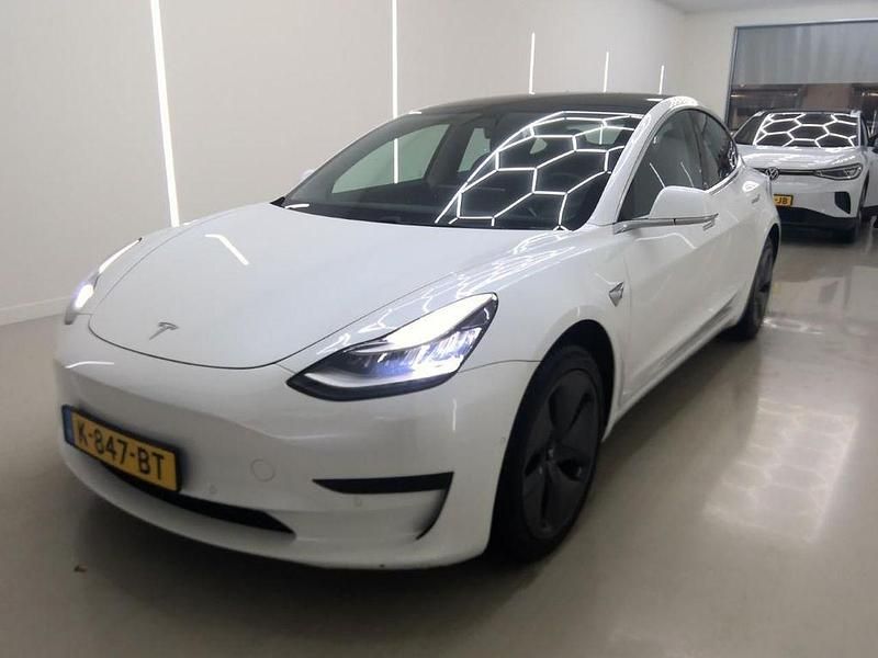 Gebraucht Tesla Model 3 Standard Range 225 kW (306 PS) 2020 Weiß Limousine
