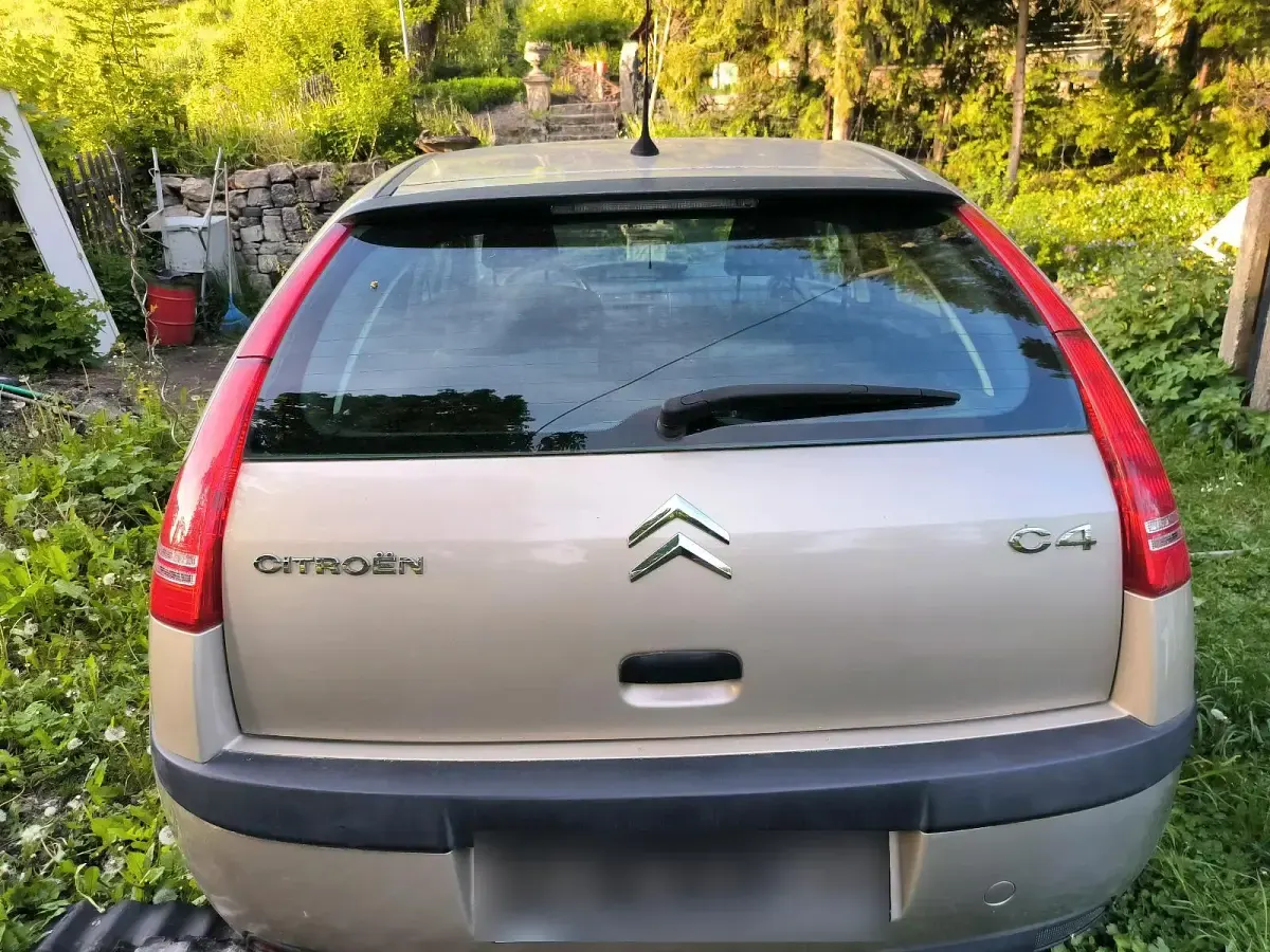 Gebraucht Citroën C4 90 PS (66 kW) 2005 Gold Kleinwagen