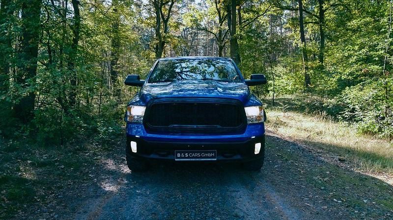 Blau Gebraucht 2018 Dodge Ram Abholung | 25.900 € (Superpreis) - Bild 1/4
