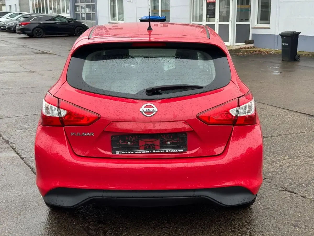 Gebraucht Nissan Pulsar Acenta 116 PS (85 kW) 2016 Rot Kleinwagen