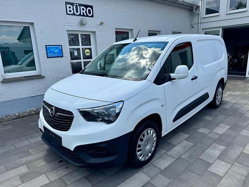 Weiß Gebraucht 2019 Opel Combo Edition Van / Kleinbus | 8.789 € - Bild 1/4