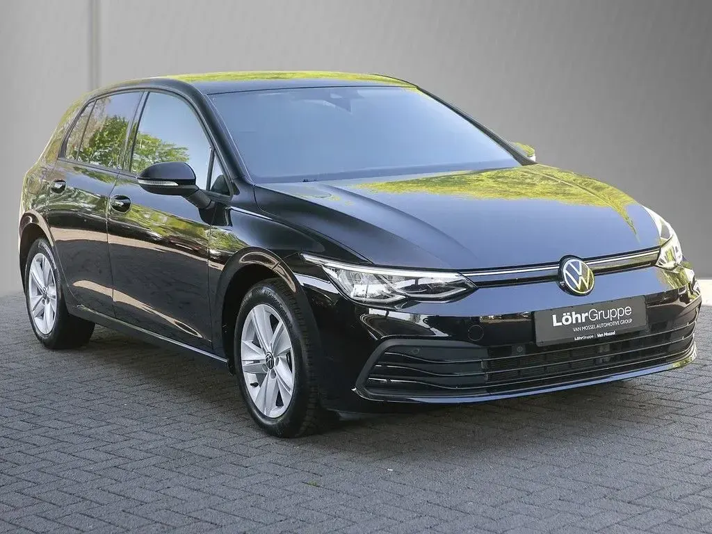 Gebraucht VW Golf VIII Life 150 PS (110 kW) 2022 Schwarz Kleinwagen