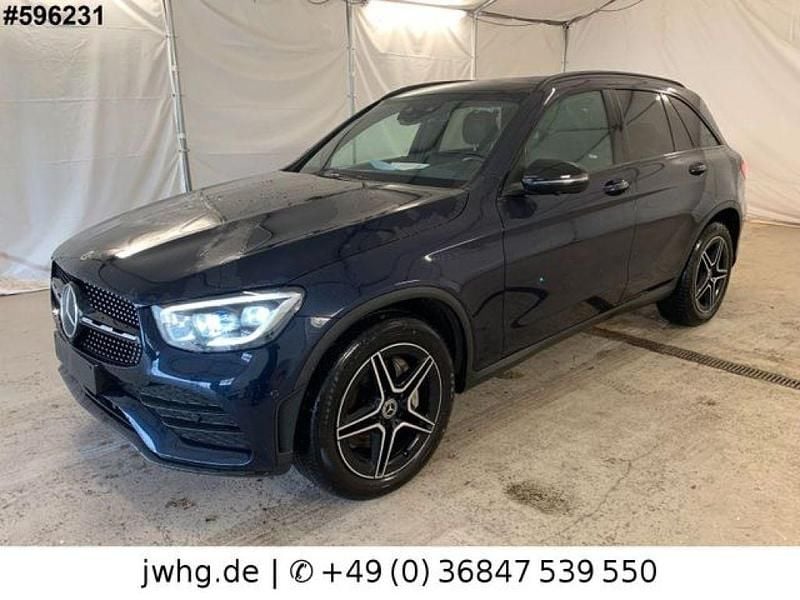 Cavansitblau (metallic) Gebraucht 2020 Mercedes GLC300 AMG SUV | 31.450 € (Fairer Preis) - Bild 1/4