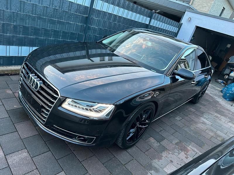 Schwarz Gebraucht 2015 Audi A8 Comfort Limousine | 22.500 € (Fairer Preis) - Bild 1/4