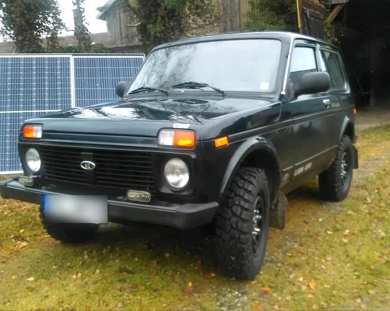 Gebraucht Lada niva 82 PS (60 kW) 2013 Grün SUV