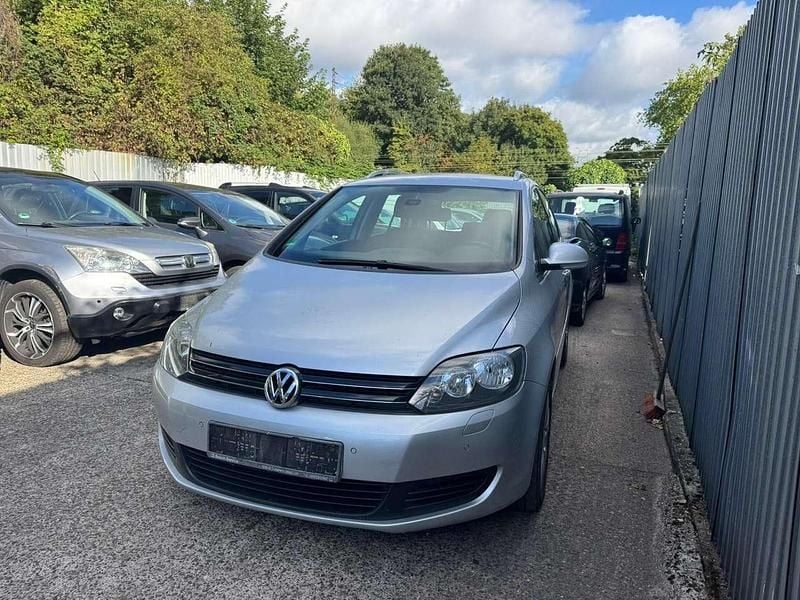 Gebraucht VW Golf Comfortline 105 PS (77 kW) 2014 Reflexsilber metallic Limousine