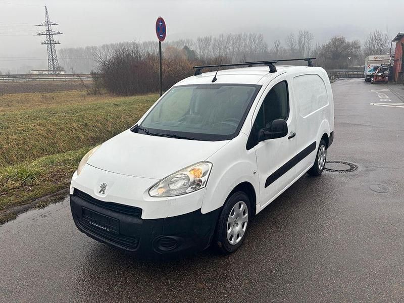 Gebraucht Peugeot Partner Comfort 90 PS (66 kW) 2014 Weiß Van / Kleinbus