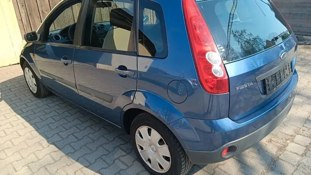 Gebraucht Ford Fiesta 69 PS (50 kW) 2005 Blau Kleinwagen
