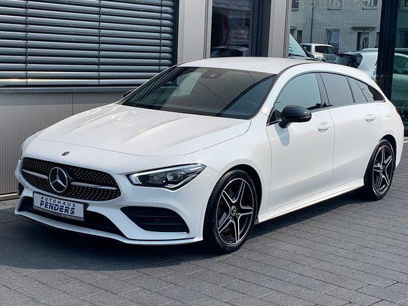 Weiß Gebraucht 2020 Mercedes CLA200 Shooting Brake AMG Kombi | 29.990 € (Fairer Preis) - Bild 1/4